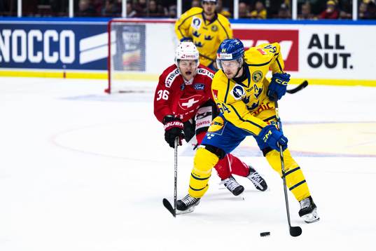 Simon Knak of Switzerland and Jonathan Pudas of Sweden