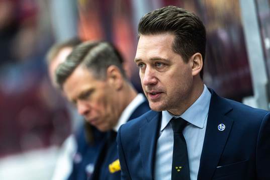 Head coach Sam Hallam of Sweden