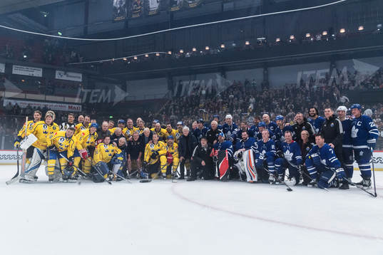 Tre kronor legends och Toronto Maple Leafs spelare