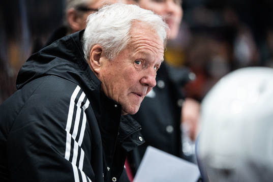 Toronto Maple Leafs coach Darryl Sittler