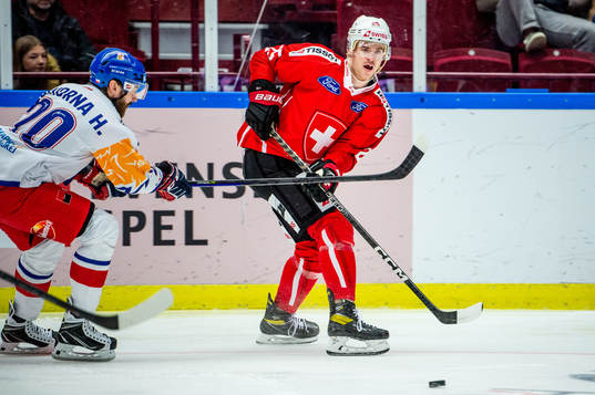 Mirco Müller of Switzerland and Hynek Zohorna of Czechia
