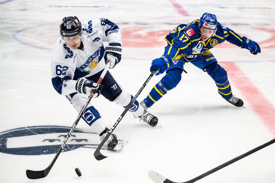Robert Leino of Finland and Pär Lindholm of Sweden