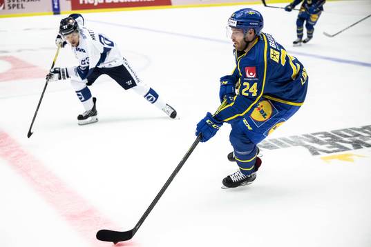 Oscar Lindberg of Sweden