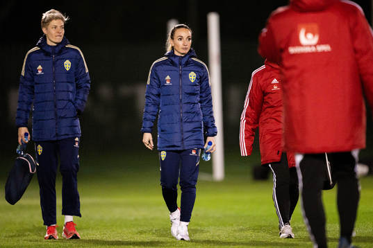 Lina Hurtig and Kosovare Asllani of the Swedish women's