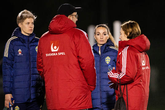 Lina Hurtig and Kosovare Asllani of the Swedish women's