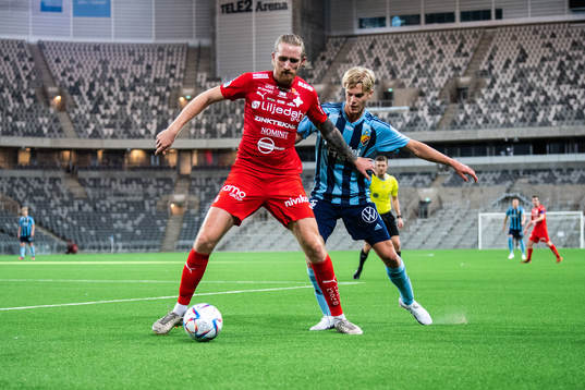 Värnamos Hampus Näsström och Djurgårdens Lucas Bergvall