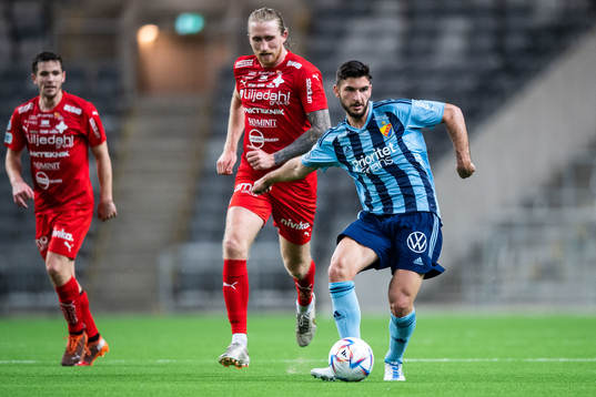 Värnamos Hampus Näsström och Djurgårdens Besard Sabovic