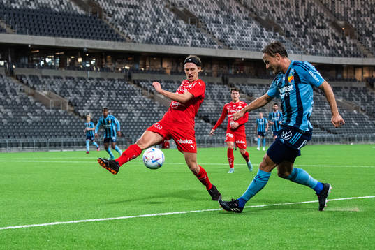 Värnamos Charlie Vindehall och Djurgårdens Pierre Neurath