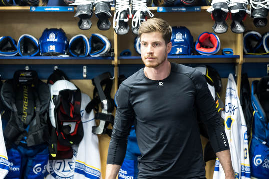 Leksands Peter Cehlarik innan ishockeymatchen i SHL mellan