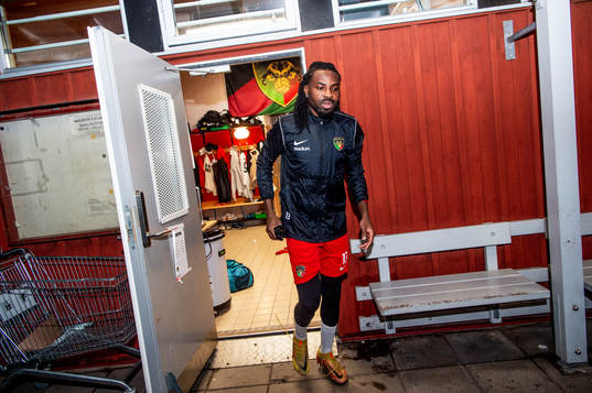 Kwame Kizito innan Arianas träning