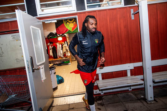 Kwame Kizito innan Arianas träning