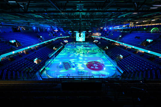 Bild över isen i Löfbergs Arena