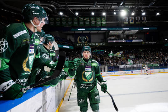 Färjestads Axel Bergkvist jublar