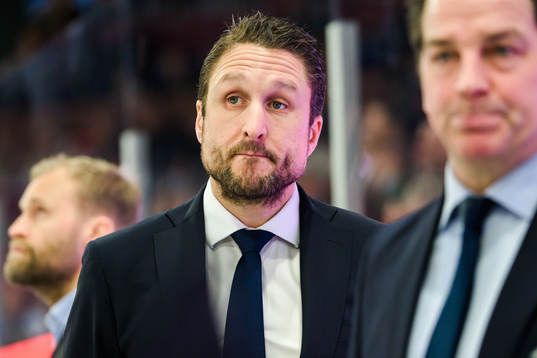 Malmö Redhawks tränare Tomas Kollar deppar