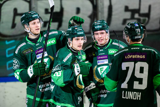 Färjestads Eric Engstrand, Joel Nyström, Oscar Lawner och
