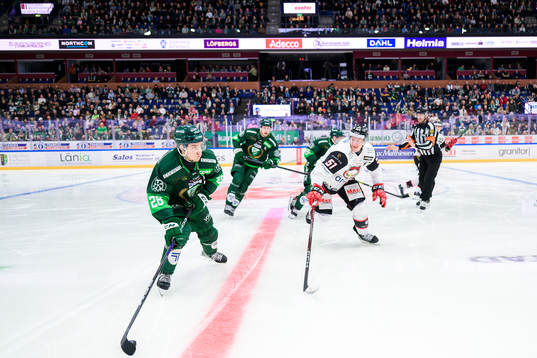 Färjestads Joel Nyström och Malmö Redhawks Emil