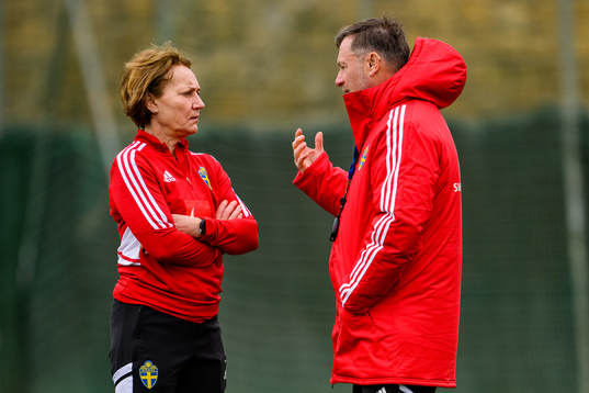 Physiotherapist Annica Näsmark and head coach Peter