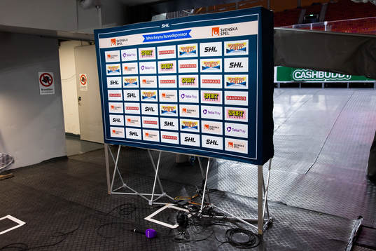 Partnerväggen i mixed zone innan ishockeymatchen i SHL