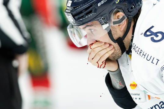 HV71s Oliwer Kaski har ont