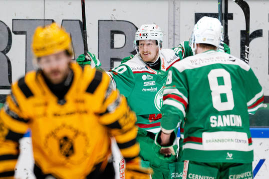 Rögles Simon Hjalmarsson jublar