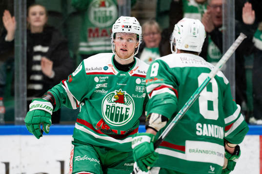 Rögles Oskar Stål-Lyrenäs jublar