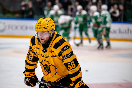 Skellefteås Oskar Nilsson  deppar