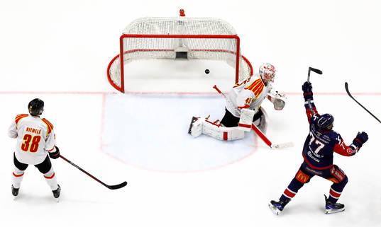 Mål av Linköpings Markus Hännikäinen förbi Brynäs