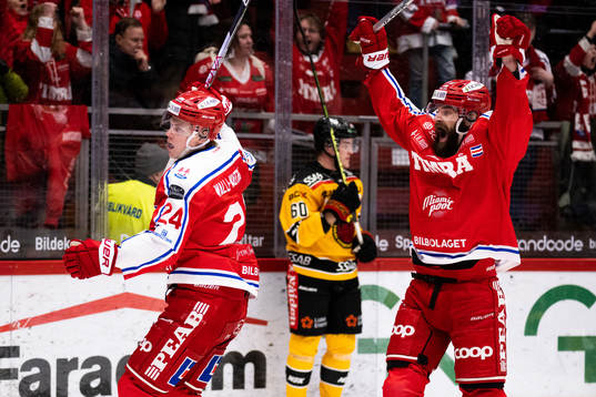 Timrås Erik Walli Walterholm och Per Svensson jublar