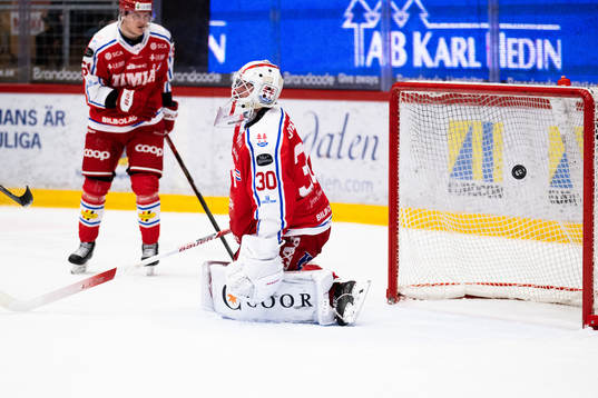Timrås målvakt Jacob Johansson släpper in 1-1 målet