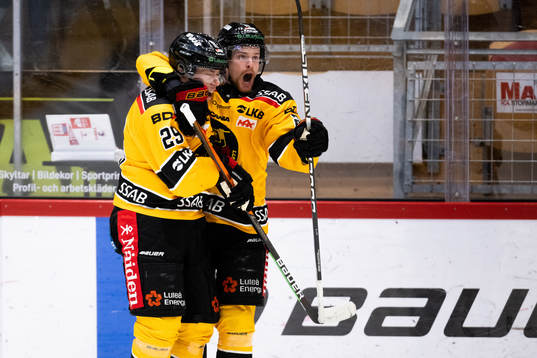 Luleås Brendan Shinnimin jublar