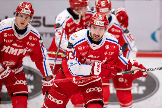 Timrås Albin Lundin jublar
