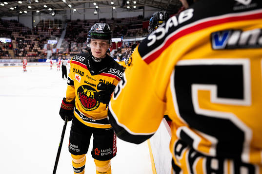 Luleås Jonas Berglund jublar