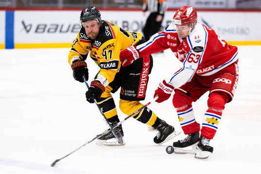 Luleås Leo Komarov och Timrås Elmeri Eronen