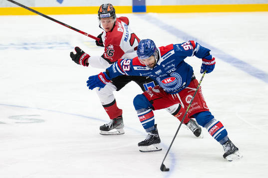 Örebros Elias Pettersson och Oskarshamns Cameron Brace