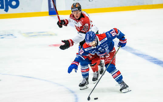 Örebros Elias Pettersson och Oskarshamns Cameron Brace