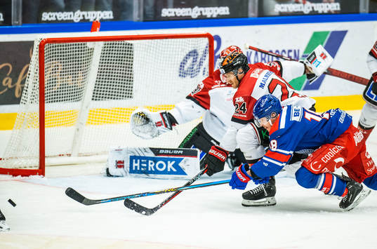 Örebros målvakt Jonas Arntzen, Jani Lajunen och