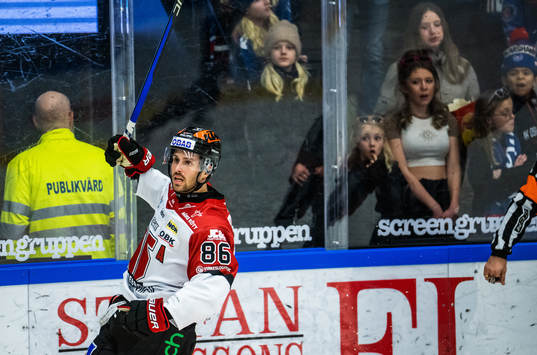 Örebros Mathias Bromé jublar