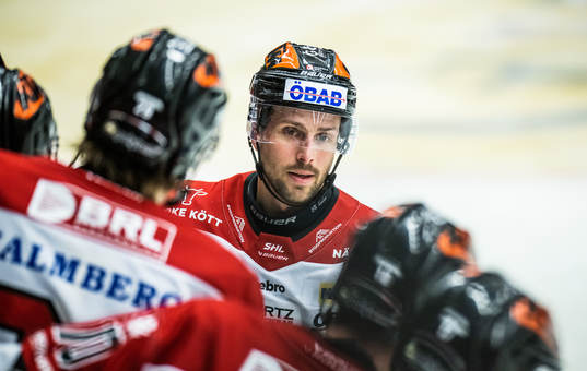 Örebros Mathias Bromé jublar