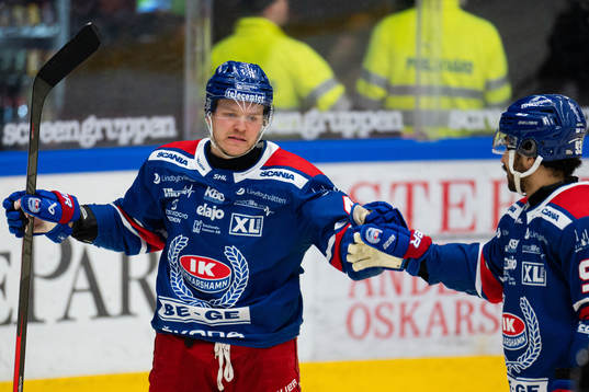 Oskarshamns Johan Johnsson och Cameron Brace jublar