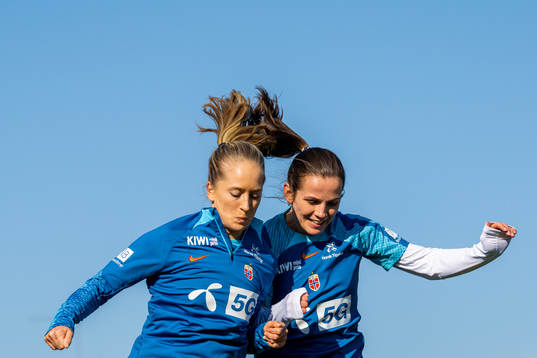 Amalie Eikeland and Tuva Hansen of the Norwegian women's