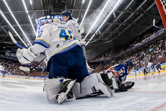 Leksands målvakt Mantas Armalis och Växjös Glenn