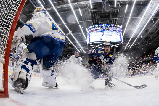 Leksands målvakt Mantas Armalis och Växjös Joel Kellman