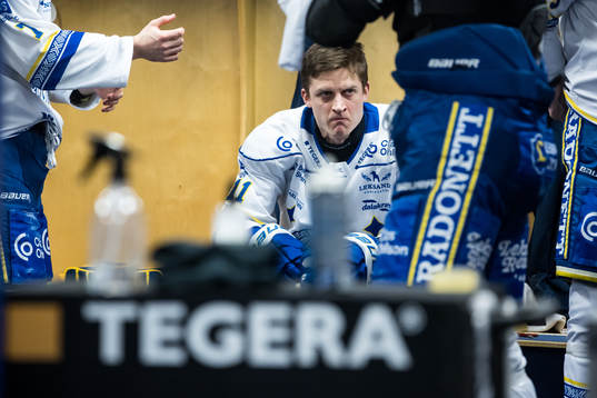 Leksands Martin Karlsson  innan ishockeymatchen i SHL