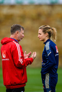Head coach Peter Gerhardsson and Nathalie Björn of the