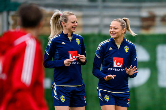 Amanda Ilestedt and Fridolina Rolfö of the Swedish women's