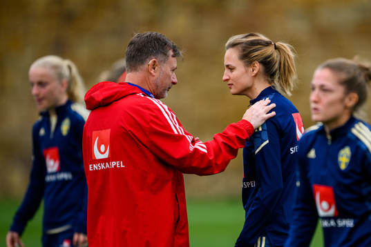 Head coach Peter Gerhardsson and Nathalie Björn of the