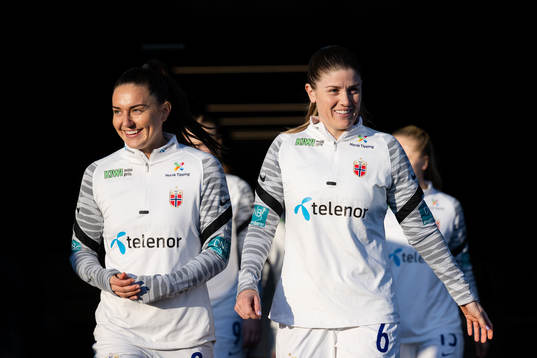Vilde Bøe Risa and Maren Mjelde of Norway