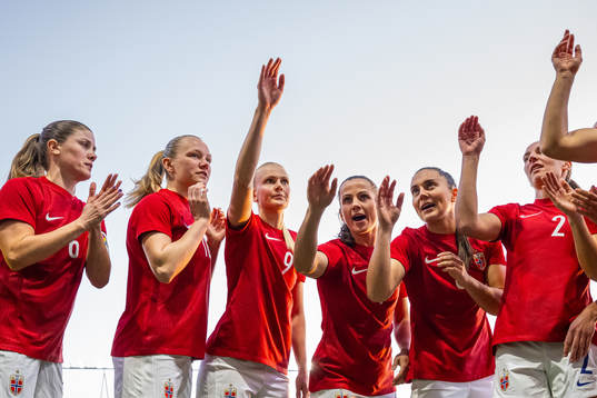 Maren Mjelde, Frida Maanum, Karina Sævik, Tuva Hansen,