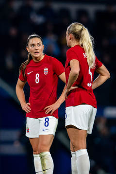 Vilde Bøe Risa and Guro Bergsvand of Norway