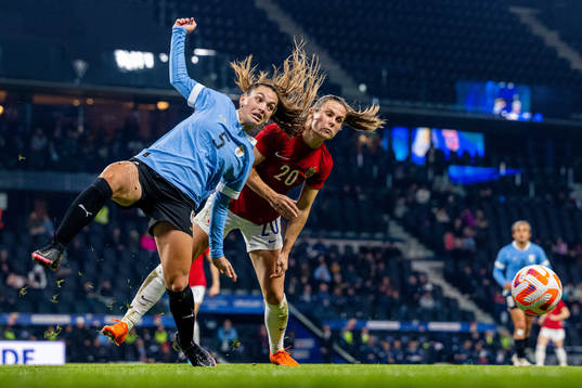 Karol Bermudez of Uruguay and Emilie Bosshard Haavi of
